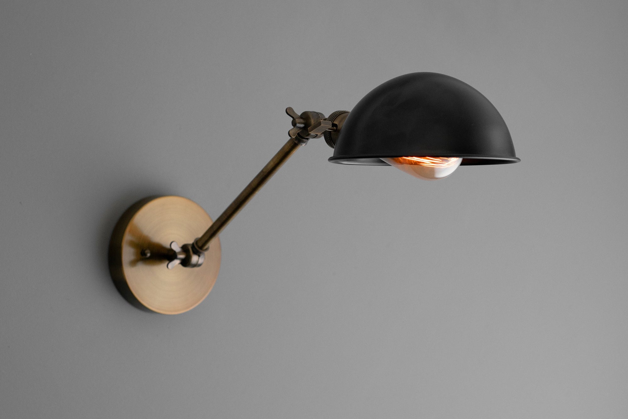 Wall light. Picture Light. Parabolic shade Sconce. Industrial. Edison. good Dieselpunk.