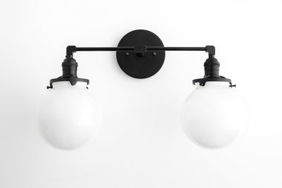 VANITY LIGHT MODEL No. 8207